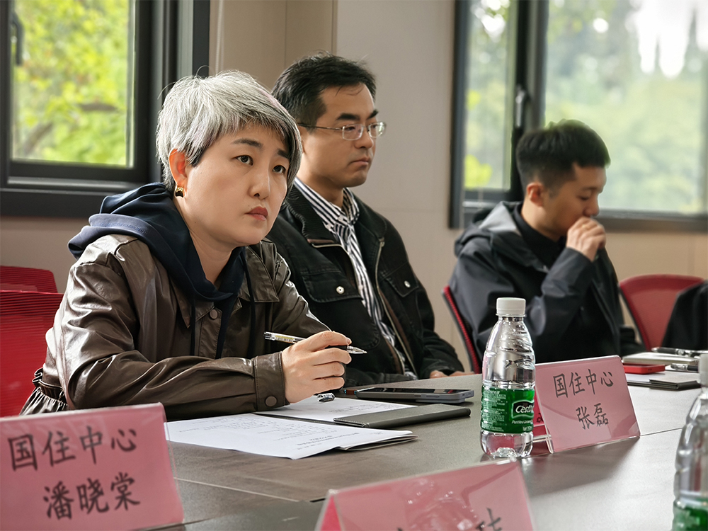 國家住宅與居住環(huán)境工程技術(shù)研究中心專家到訪成都暖儂儂實地考察1.jpg